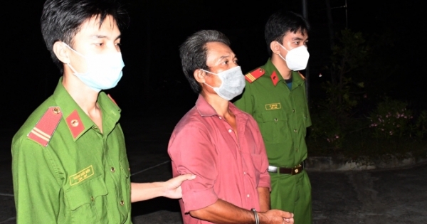 Vào bệnh viện xin quà từ thiện không được, đánh luôn Công an khi bị nhắc nhở