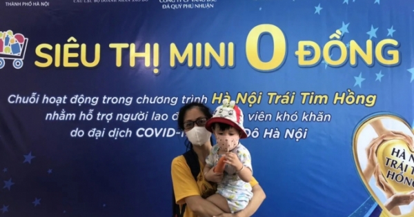 “Giữa mùa Covid-19, với bà cháu tôi vài hộp sữa cũng đáng giá cả gia tài’’