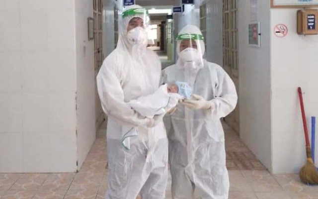 Sản phụ 22 tuổi mắc Covid-19 “vượt cạn” trong khu cách ly