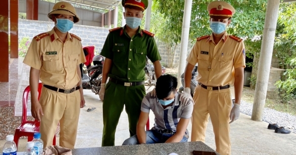 Quảng Bình: Bắt giữ 9X vận chuyển ma túy qua chốt kiểm dịch Covid-19