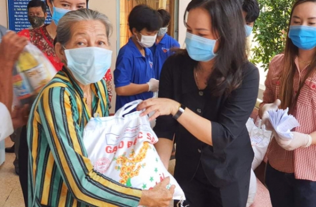 Chia sẻ yêu thương – đẩy lùi COVID-19