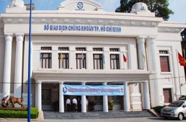 HoSE tạm ngừng tiếp khách, chuyển sang giao dịch online sau khi có ca COVID-19