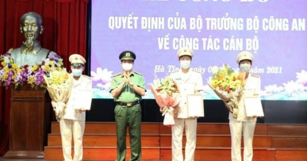 Công an tỉnh Hà Tĩnh công bố các Quyết định về công tác cán bộ