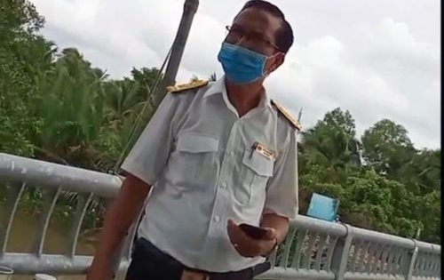 Cán bộ thuế cố tình vượt chốt kiểm dịch Covid-19 bị cách chức