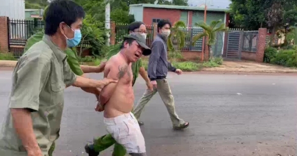 Khởi tố đối tượng chửi bới rồi dùng sắt đâm cán bộ tại chốt kiểm dịch