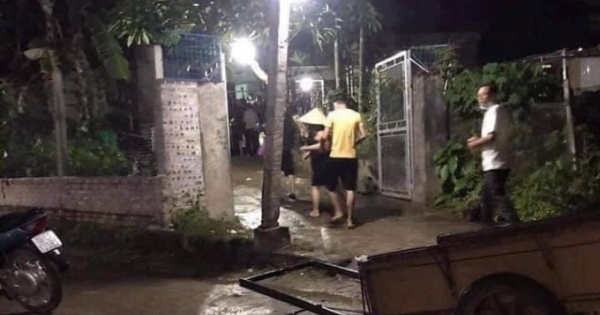 Cháu bé 7 tuổi bị điện giật tử vong vì đeo tai nghe khi sạc điện thoại