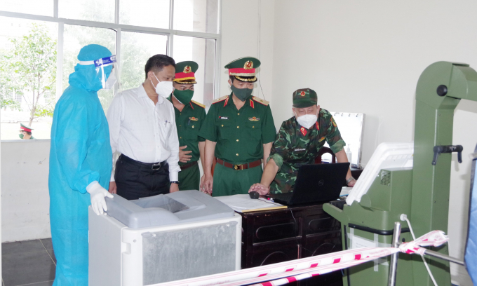 Lãnh đạo Bộ Tư lệnh Quân khu 9, UBND thành phố Cần Thơ kiểm tra công tác vận hành, thử nghiệm Bệnh viện dã chiến truyền nhiễm số 6B.