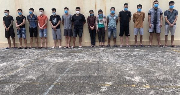 Vĩnh Phúc: Bắt 14 đối tượng tụ tập đánh tại bạc tại nhà trong mùa dịch