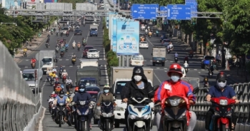 Nhiều đường ở TP HCM đông xe