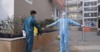 Bộ Y tế: Cơ sở y tế không phun khử khuẩn lên nhân viên y tế, người bệnh