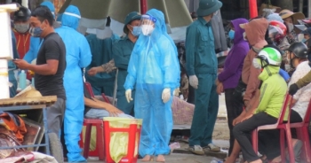 Nghệ An: Phong tỏa khẩn cấp, lấy mẫu xét nghiệm Covid-19 cho toàn bộ tiểu thương chợ đầu mối Vinh