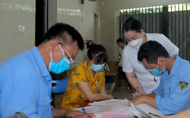 chu-quan-karaoke-mo-cua-cho-13-khach-hat-1628943301339.