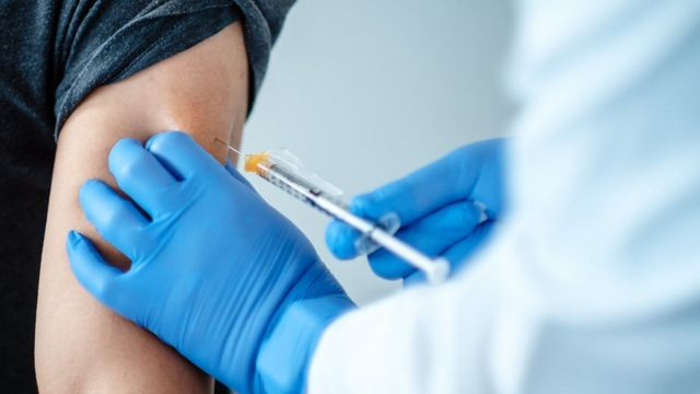 Hôm nay 100 tình nguyện viên đầu tiên ở Hà Nội tiêm thử nghiệm vaccine Covid-19 ARCT-154