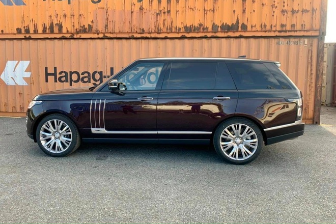 Xe sang nhập diện biếu tặng lại gây nóng khi hàng loạt Cục Hải quan tỉnh ghi nhận số xe cao (Ảnh Nguyễn Tuấn).