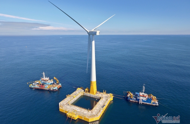 Ra Biển Đ&ocirc;ng đ&oacute;n nguồn điện v&ocirc; tận: S&oacute;ng gi&oacute; kh&oacute; lường