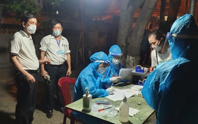 Người phụ nữ thường xuyên đến chợ đầu mối TP Vinh bán rau dương tính với SARS-CoV-2