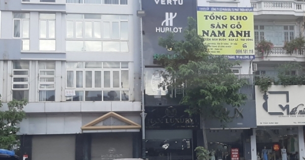 Quảng Ninh: Thu giữ lô hàng điện thoại Vertu và đồng hồ không có hóa đơn chứng từ