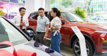 Thấy gì khi hàng loạt "ông lớn" ngành ô tô ồ ạt xin biệt đãi?