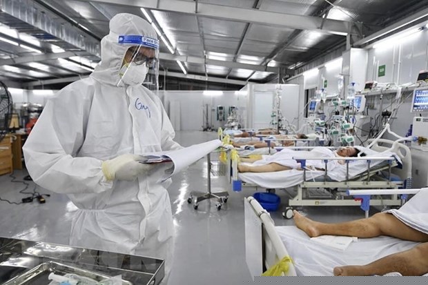 Bên trong phòng cấp cứu bệnh nhân COVID-19 nặng tại Bệnh viện Dã chiến 13 Huyện Bình Chánh, TP.HCM. (Ảnh: TTXVN phát)