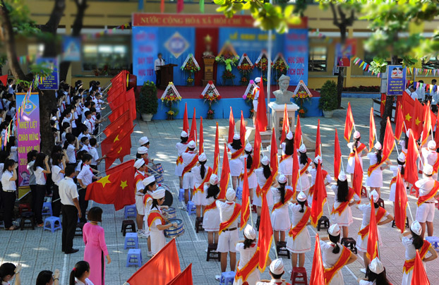 Khai giang nam hoc moi - hinh tren mang