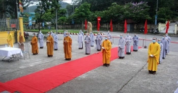 Những Tăng Ni phát nguyện dấn thân vào vùng dịch