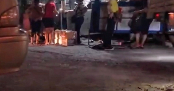 Nguy cơ lây lan dịch bệnh từ “chợ cóc" quanh Cảng vụ Hà Nội