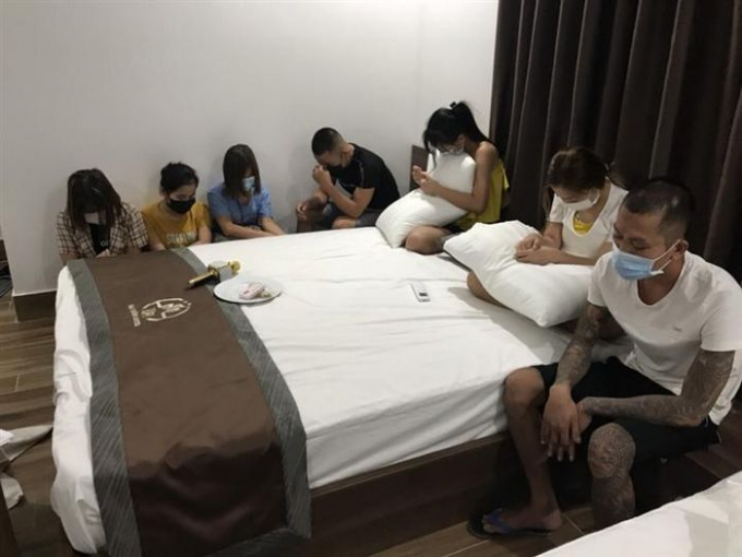 Bất chấp dịch COVID-19 đang diễn biến phức tạp,7 đối tượng vẫn tổ chức 'tiệc ma t&uacute;y' - Ảnh CAHT