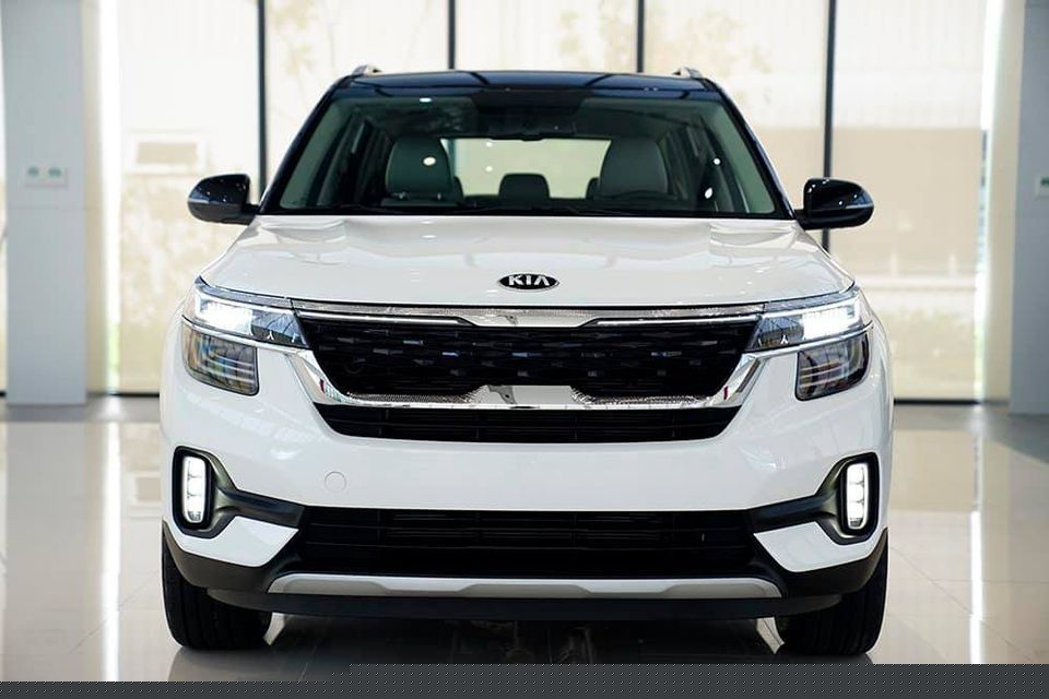 Nhiều &ocirc; t&ocirc; mới ra mắt, tăng trang bị đội gi&aacute; b&aacute;n