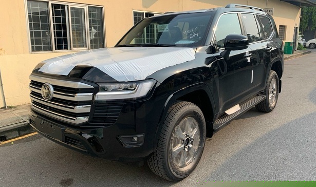 Nhiều &ocirc; t&ocirc; mới ra mắt, tăng trang bị đội gi&aacute; b&aacute;n