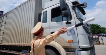 Phương tiện "luồng xanh" phải khai báo y tế hệ thống phần mềm quản lý công dân vùng dịch