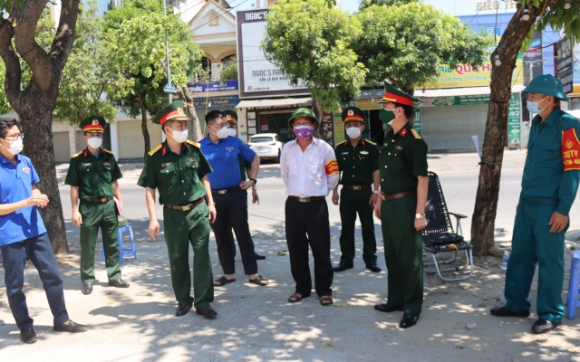 Những gian hàng 0 đồng hỗ trợ người dân TP Vinh vượt khó mùa dịch