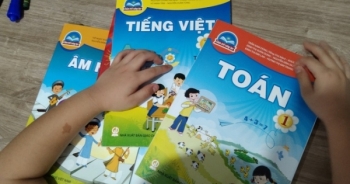 TPHCM: Chưa có SGK, phụ huynh "ngồi trên đống lửa" khi con vào lớp 1