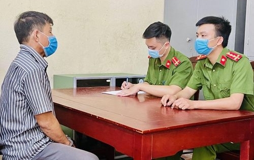 Dùng dao sát hại vợ trong đêm tối rồi lấy chăn chùm kín thi thể