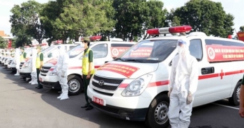 Bộ Quốc Phòng bàn giao 30 xe cứu thương hỗ trợ TP.HCM chống dịch
