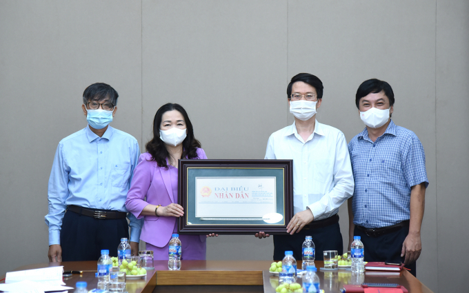 20210823174505Trao Mang set Bao Dai bieu nhan dan