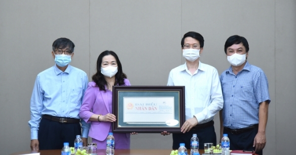 Bàn giao công tác quản lý, lãnh đạo Báo Đại biểu Nhân dân