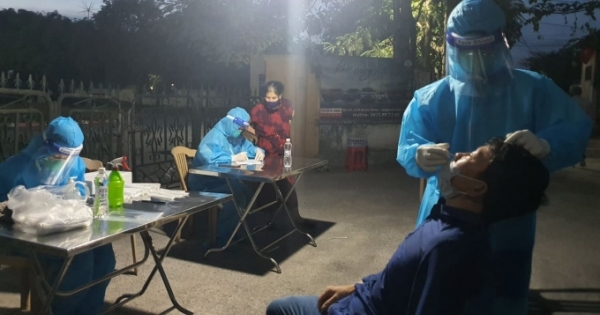 Nghệ An: Vụ vợ con Chủ tịch xã được ưu ái tiêm vắc xin, Trưởng ban chỉ đạo huyện Diễn Châu lên tiếng