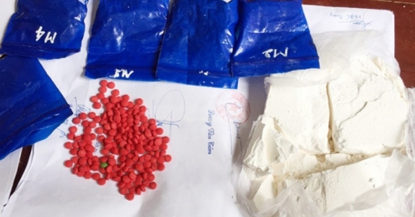 Nghệ An: Bắt 2 con nghiện "tậu" ma túy bán kiếm lời