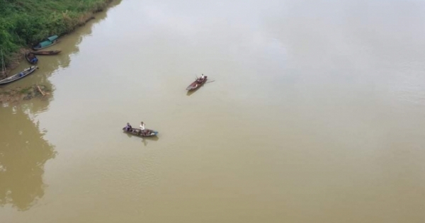 Nghệ An: Tìm kiếm người phụ nữ nghi nhảy cầu Dùng tự vẫn