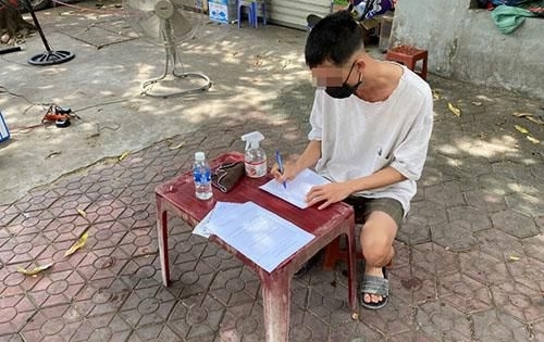 Thanh niên dương tính ma tuý lao xe như bay trên đường bất chấp lệnh giãn cách xã hội