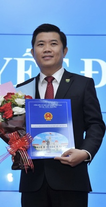 PGS-TS-BS Nguyễn Thanh Hiệp 45 tuổi, Hiệu trưởng Đại học Y khoa Phạm Ngọc Thạch. Tốt nghiệp Tiến sỹ Y khoa Chuyên ngành Dịch Tể Học tại Đại học Bordeaux-Cộng hòa Pháp năm 2005.