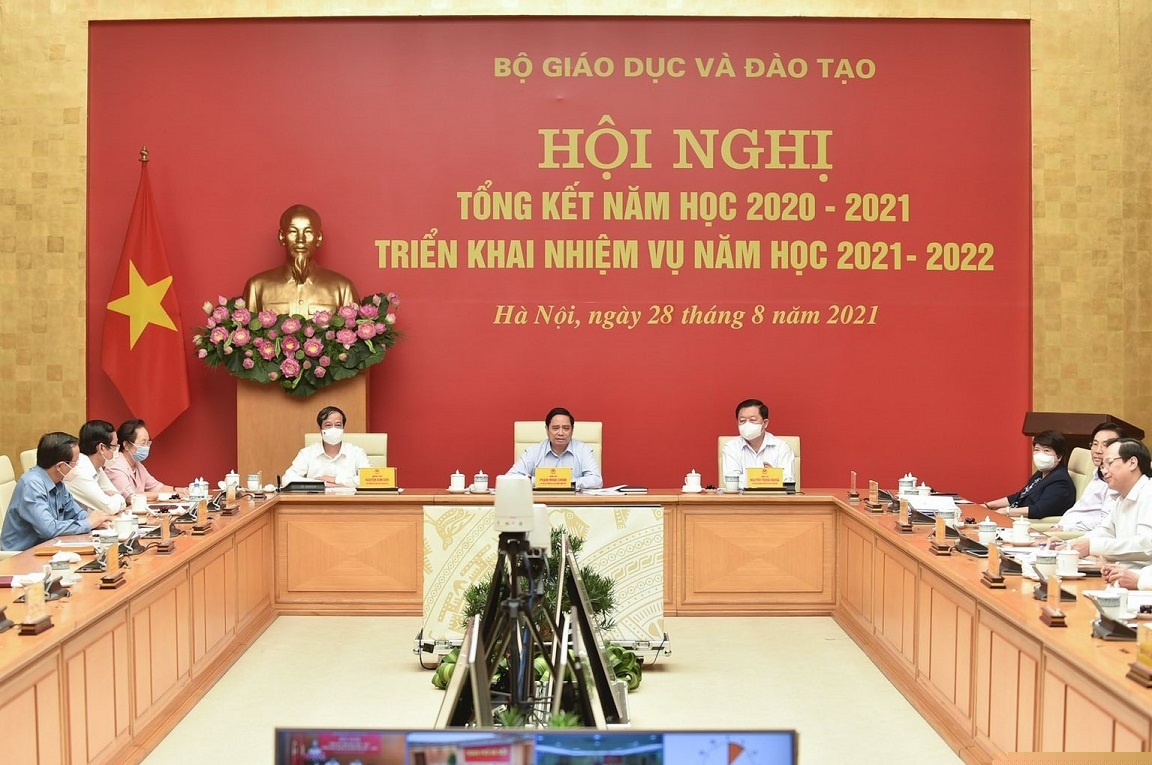 Thủ tướng: Sớm ti&ecirc;m vắc xin Covid-19 cho trẻ em