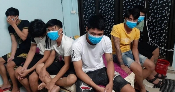 Quán karaoke “giấu” 6 “thượng đế” vào phòng ngủ: 8 người bị phạt 125 triệu đồng