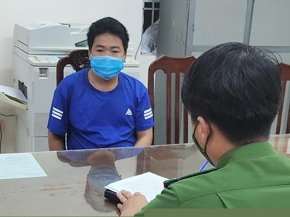 Nguyễn Văn Hòa tại cơ quan công an.