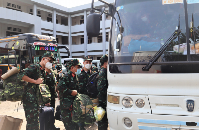 Các chiến sĩ được phân công về các điểm nóng trên địa bàn tỉnh để thực hiện nhiệm vụ phòng, chống dịch Covid-19