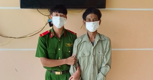 Bắt kẻ trốn truy nã gần 1 năm trong rừng, ăn sắn, uống nước suối để sống