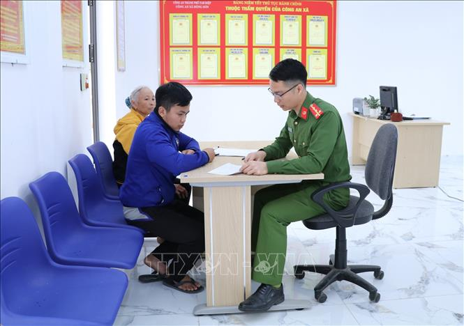 vna_potal_cong_an_xa_dong_son_-_don_vi_di_dau_trong_phong_trao_vi_an_ninh_to_quoc_stand