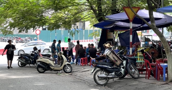 UBND tỉnh Lào Cai yêu cầu xác minh, xử lý nghiêm tình trạng lấn chiếm vỉa hè, lòng đường tại khu vực cửa khẩu