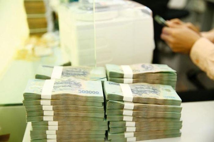 Tổ chức, cá nhân ngẫu nhiên tìm thấy và giao nộp tài sản bị chôn, giấu, bị vùi lấp, chìm đắm là bảo vật quốc gia, cổ vật, tài sản thuộc lĩnh vực quốc phòng, an ninh quốc gia thì mức tiền thưởng được tính theo phương pháp lũy thoái từng phần.