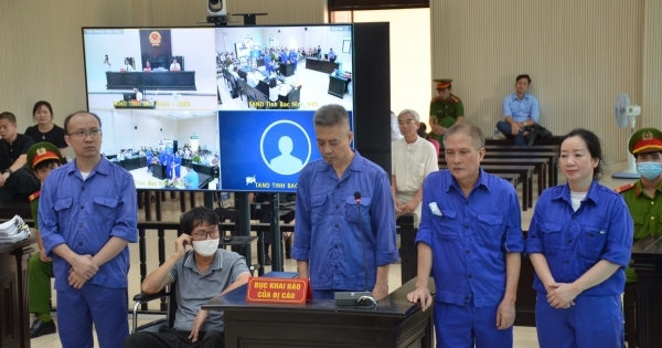 Xét xử vụ án tại Công ty Tây Hồ: Luật sư đề nghị triệu tập điều tra viên và Tổng giám đốc Công ty